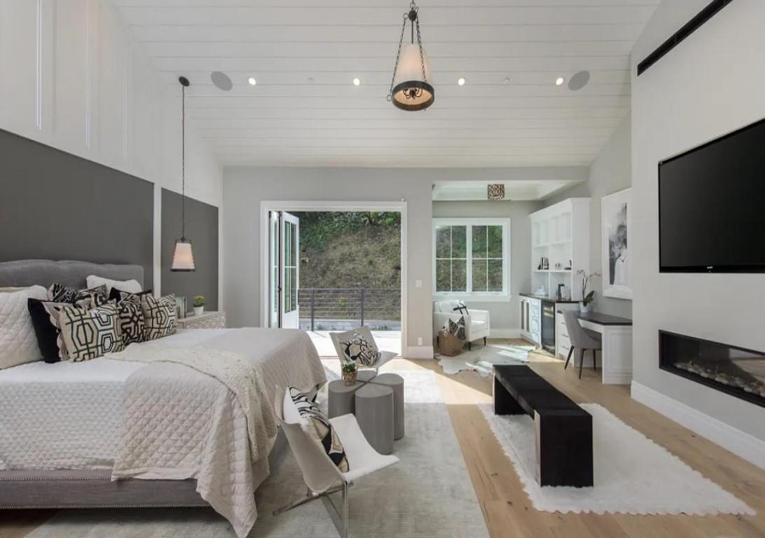 Mandeville Canyon Apartment *